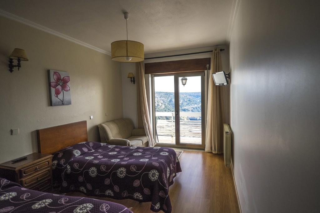 Flor Do Douro - Comercio E Hotelaria, Lda Миранда-ду-Дору Экстерьер фото